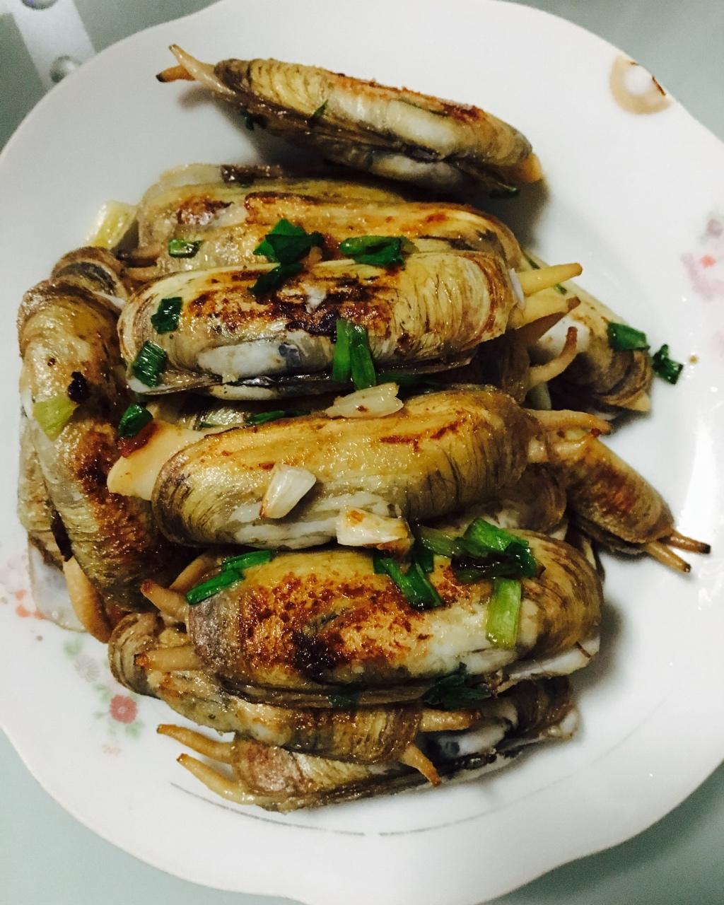 盐烤蛏子