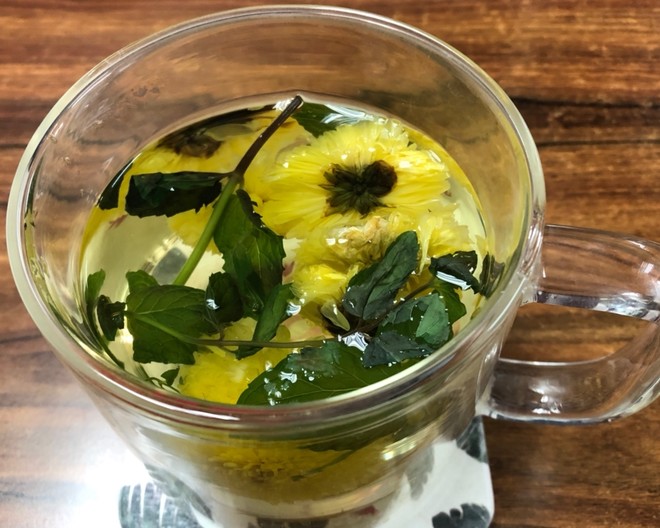 薄荷菊花茶的做法步骤图 薄荷菊花茶怎么做好吃 Sunny秋影 下厨房 薄荷菊花茶的做法步骤图 薄荷菊花茶怎么做好吃 Sunny秋影 下厨房