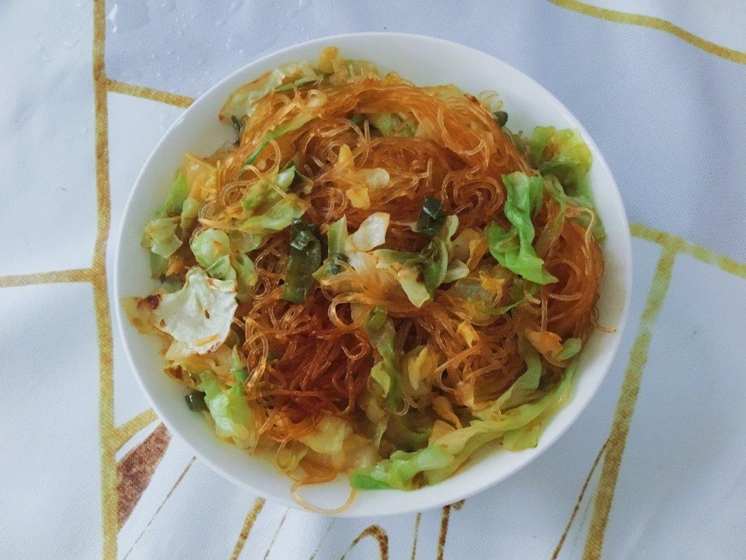 包菜粉丝炒鸡蛋