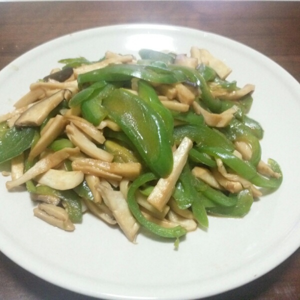 青椒素炒杏鲍菇