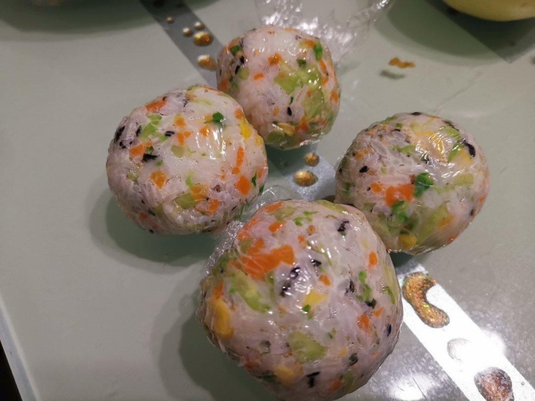 好吃的肉松饭团