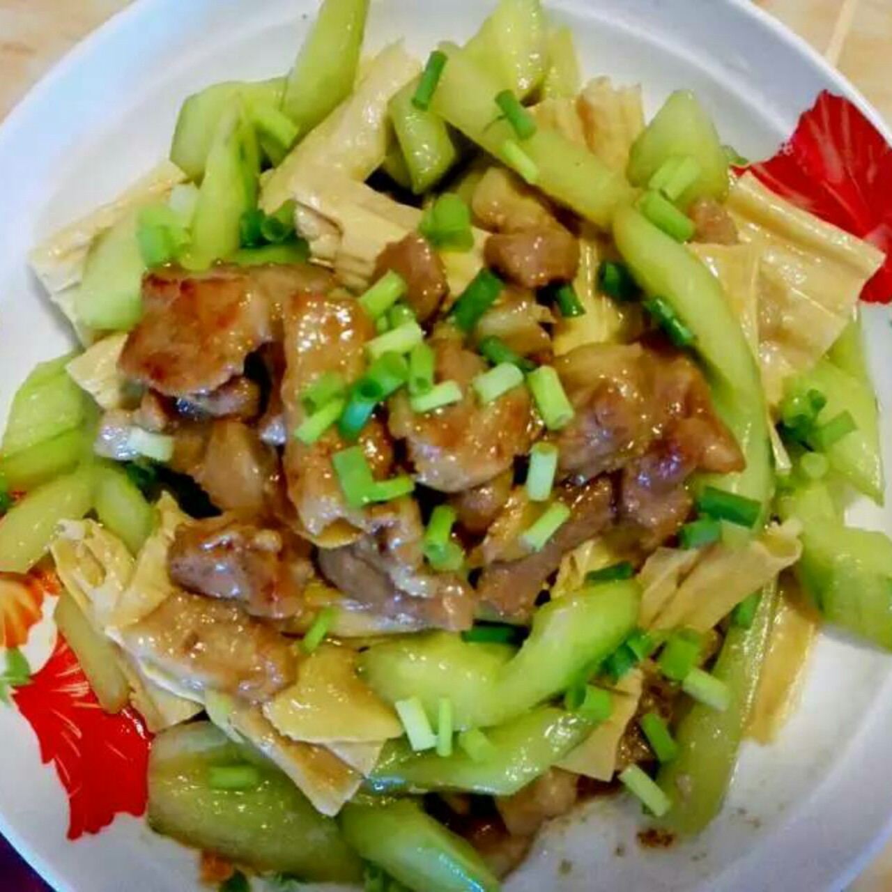 胡萝卜青瓜炒肉片