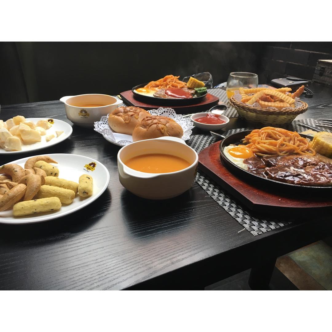 外食也要拍拍拍ヾ(✿ﾟ▽ﾟ)ノ