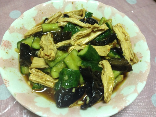 凉拌木耳拍黄瓜