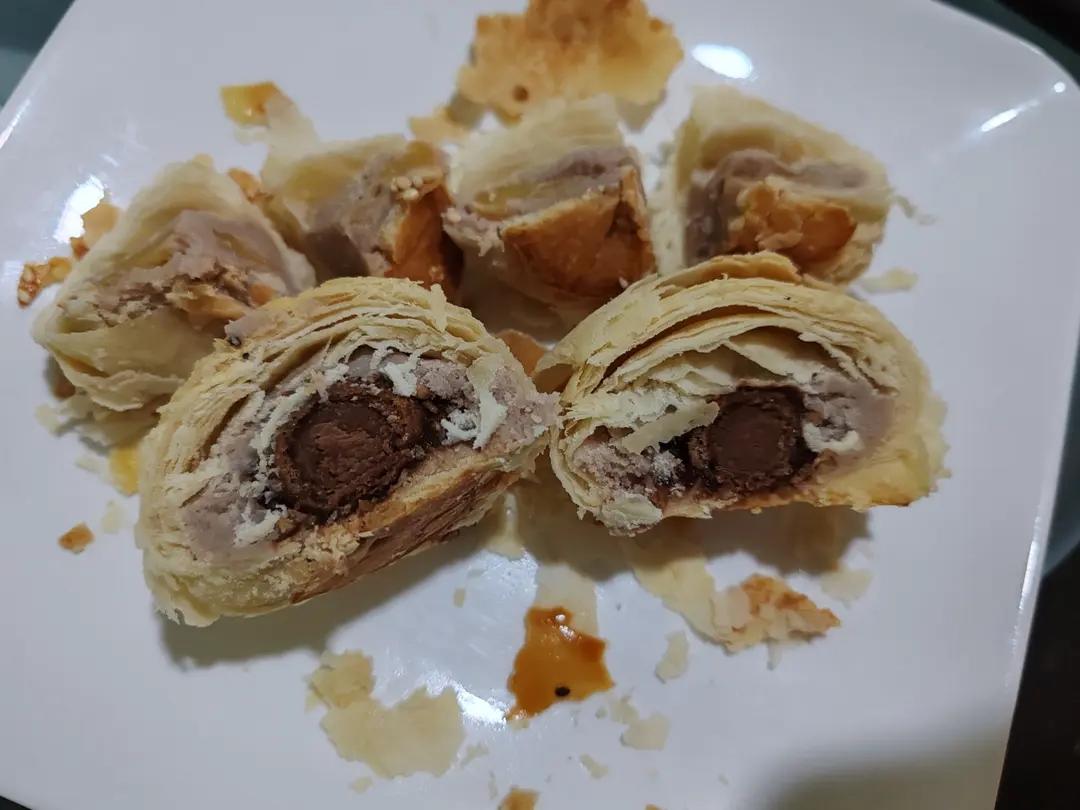 蛋黄酥（放置几天也很酥）