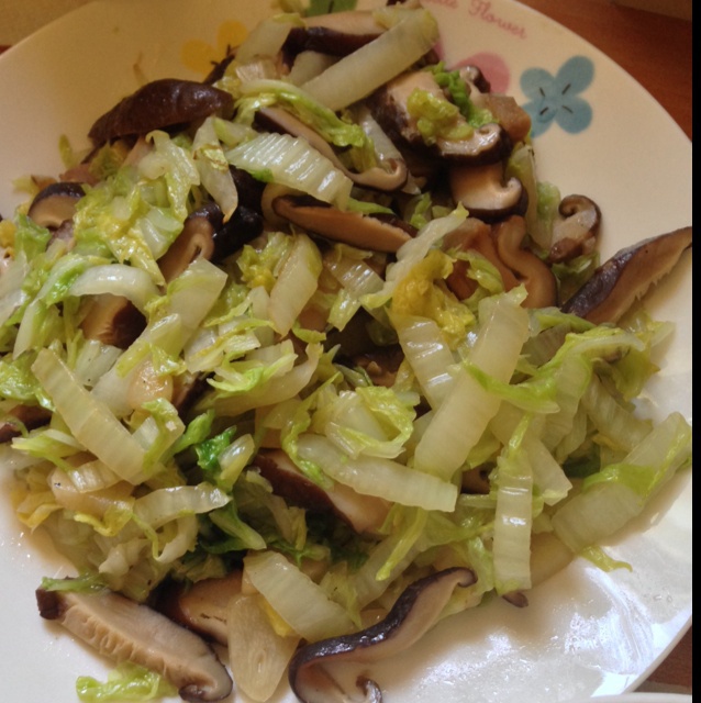 娃娃菜炒香菇