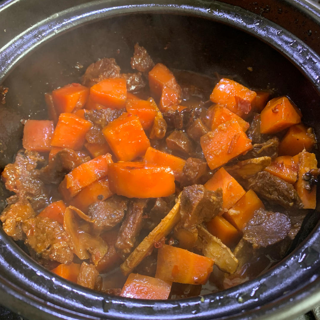 胡萝卜烧牛肉（牛肉超糯）