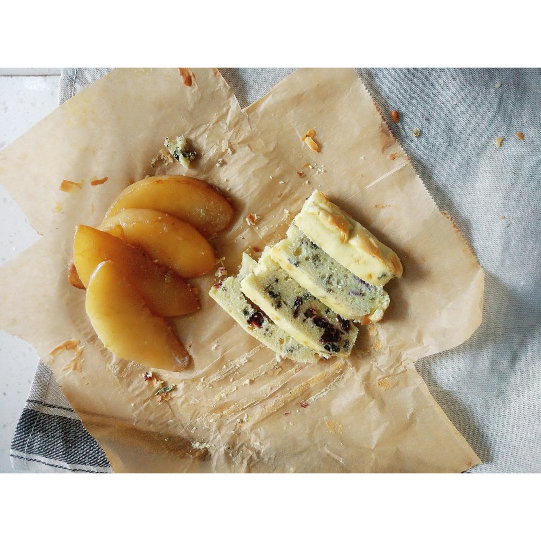 红茶蔓越莓比滋可巧蛋糕