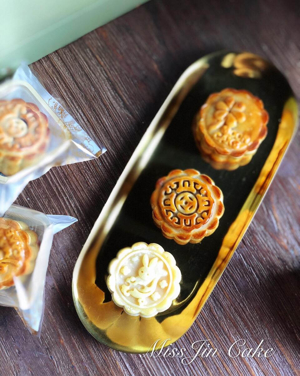 广式月饼—蛋黄莲蓉月饼