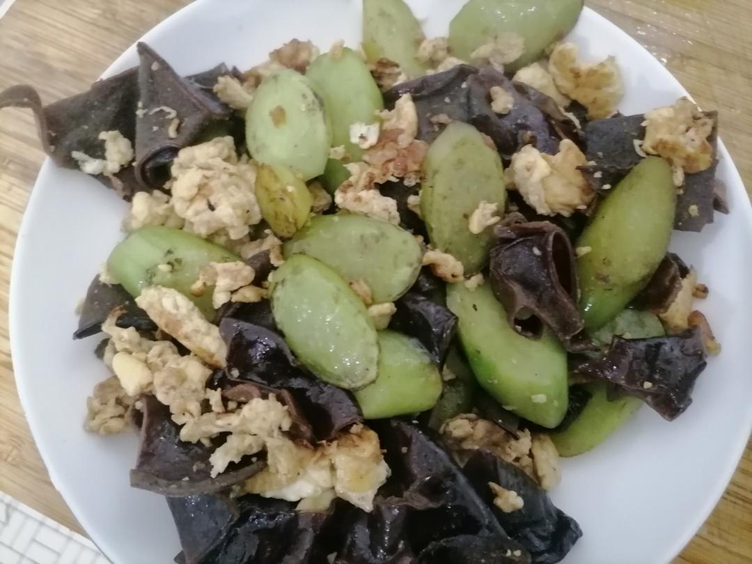 青瓜木耳炒鸡蛋