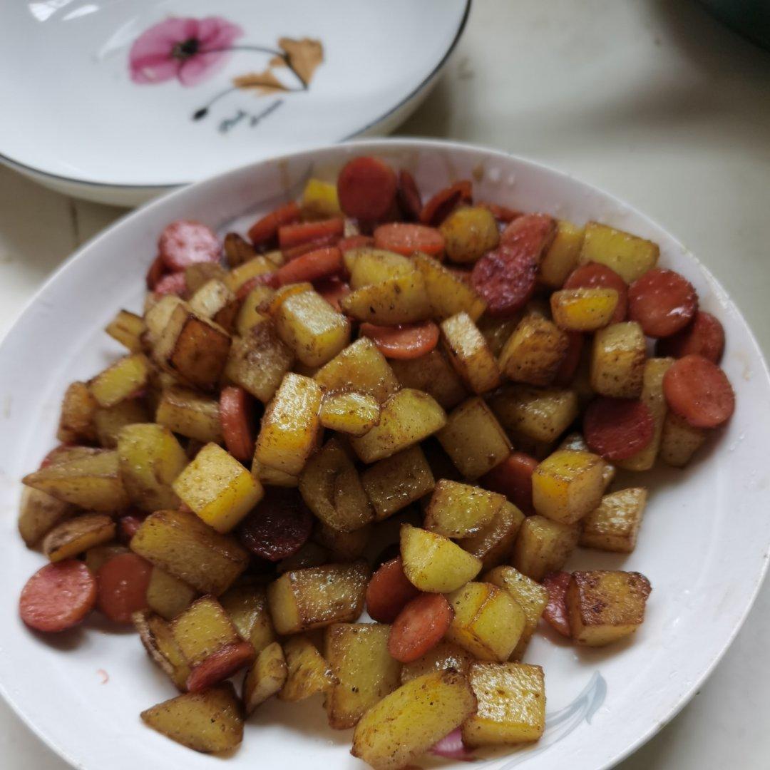 孜然火腿土豆丁