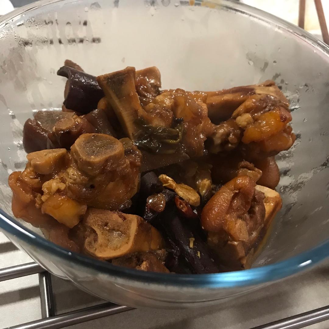 美味的家常菜：红烧猪蹄