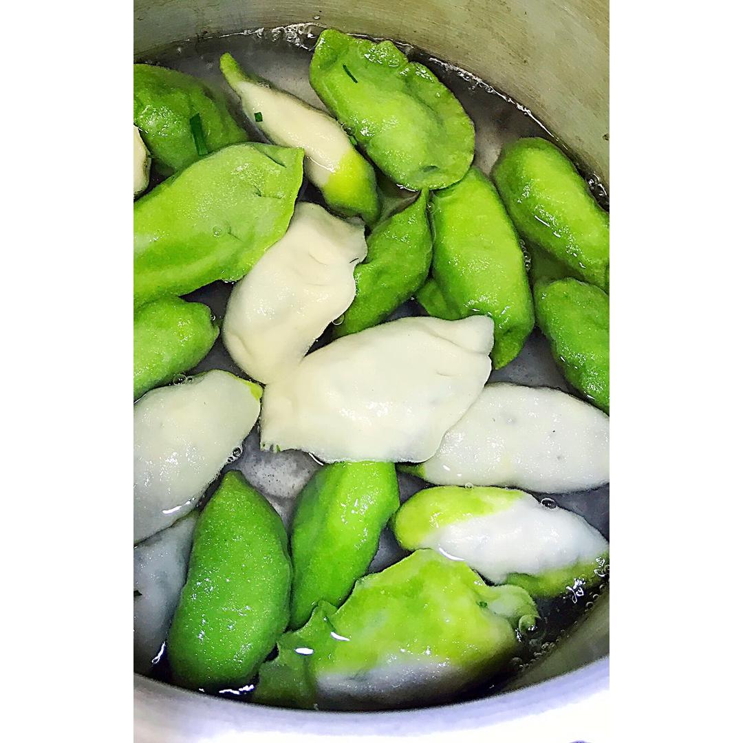 翡翠白玉白菜饺子详细版（附翡翠白玉白菜饺子包法，翡翠白玉饺子皮两种制法，面包机和面，翡翠白玉烧卖，各种馅料搭配）