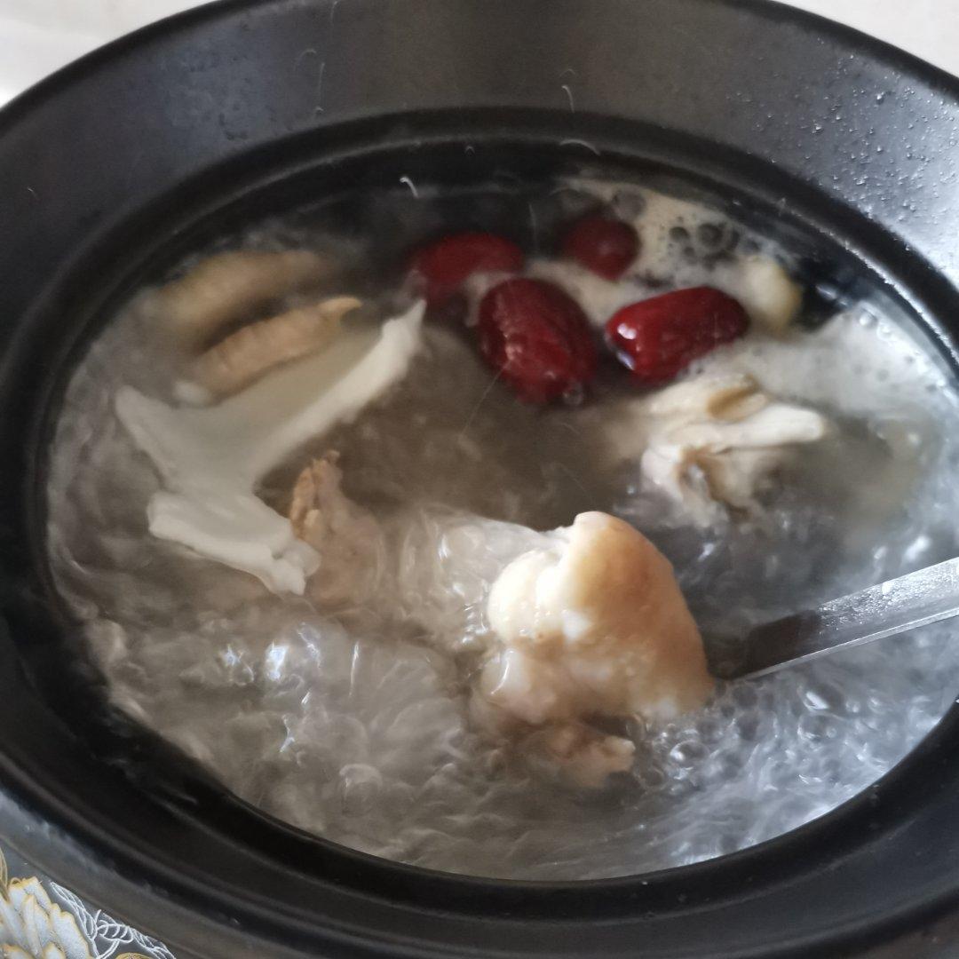 四季椰子鸡汤
