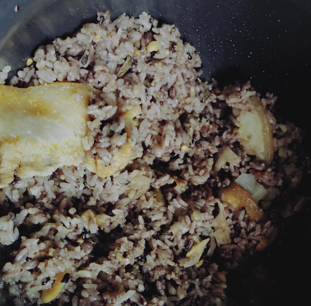其貌不扬·惊为天人の销魂
<老妈子独食难肥咸肉饭>
