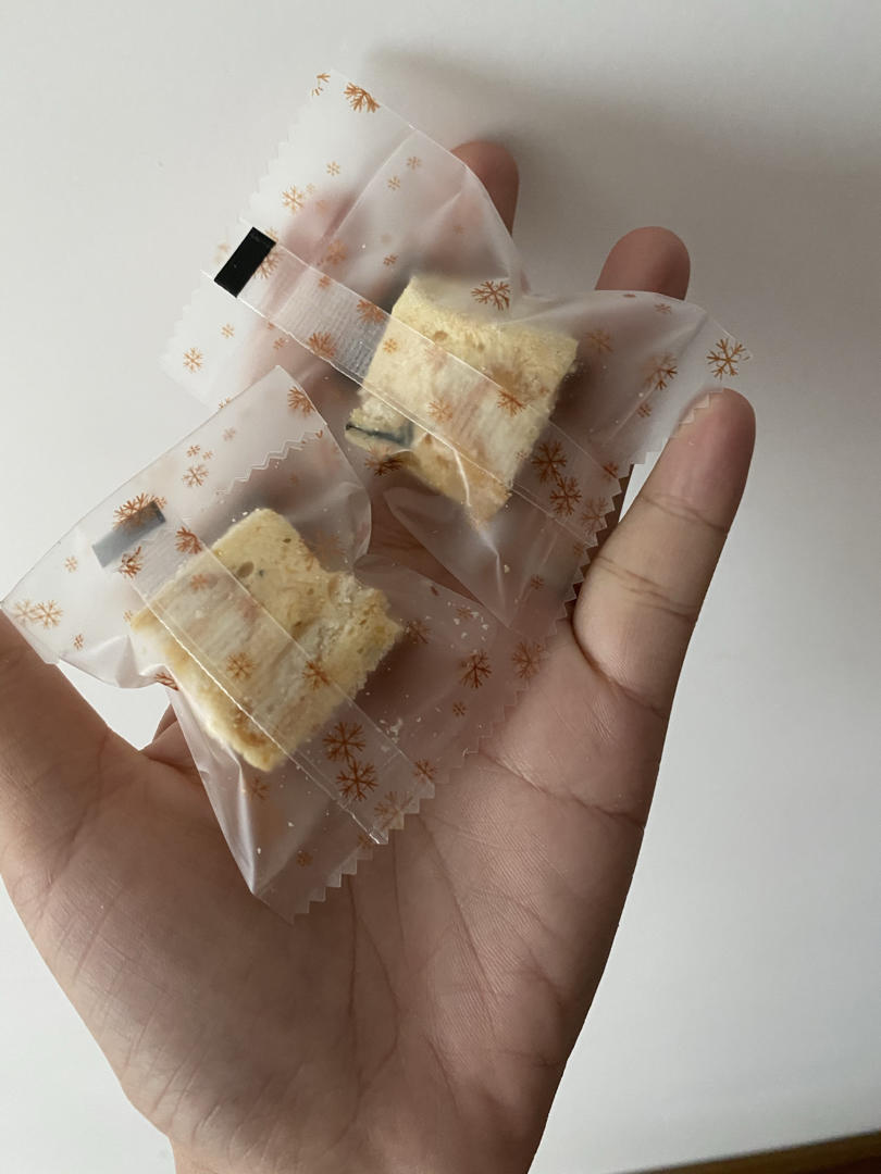 咸蛋黄肉松雪花酥