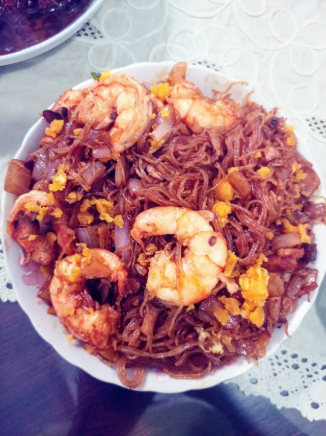 去餐厅必点的粤式虾皇粉丝煲