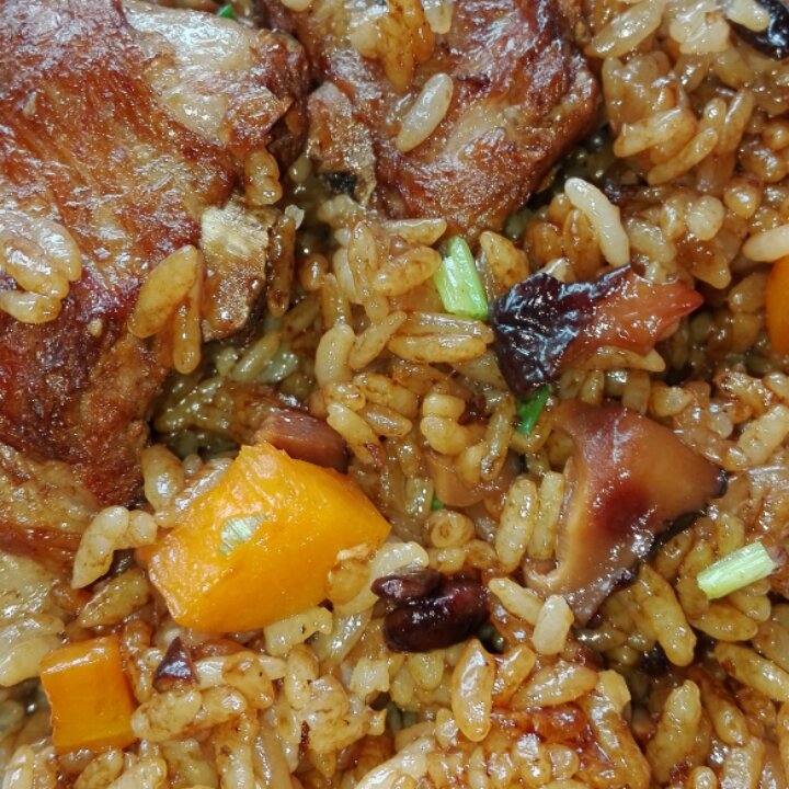 喷香排骨焖饭（爆好吃）