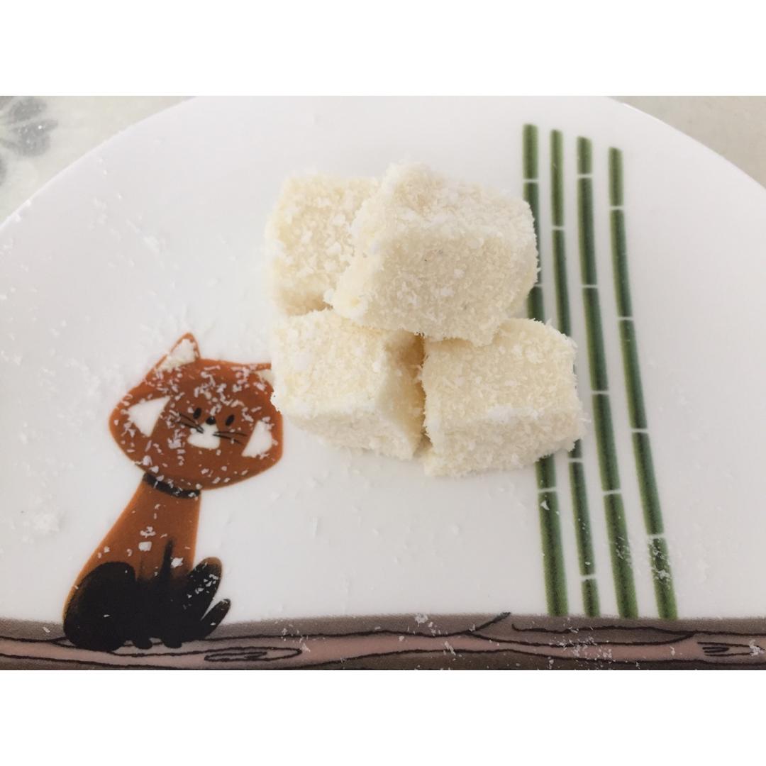 完胜85度C牛奶椰丝小方