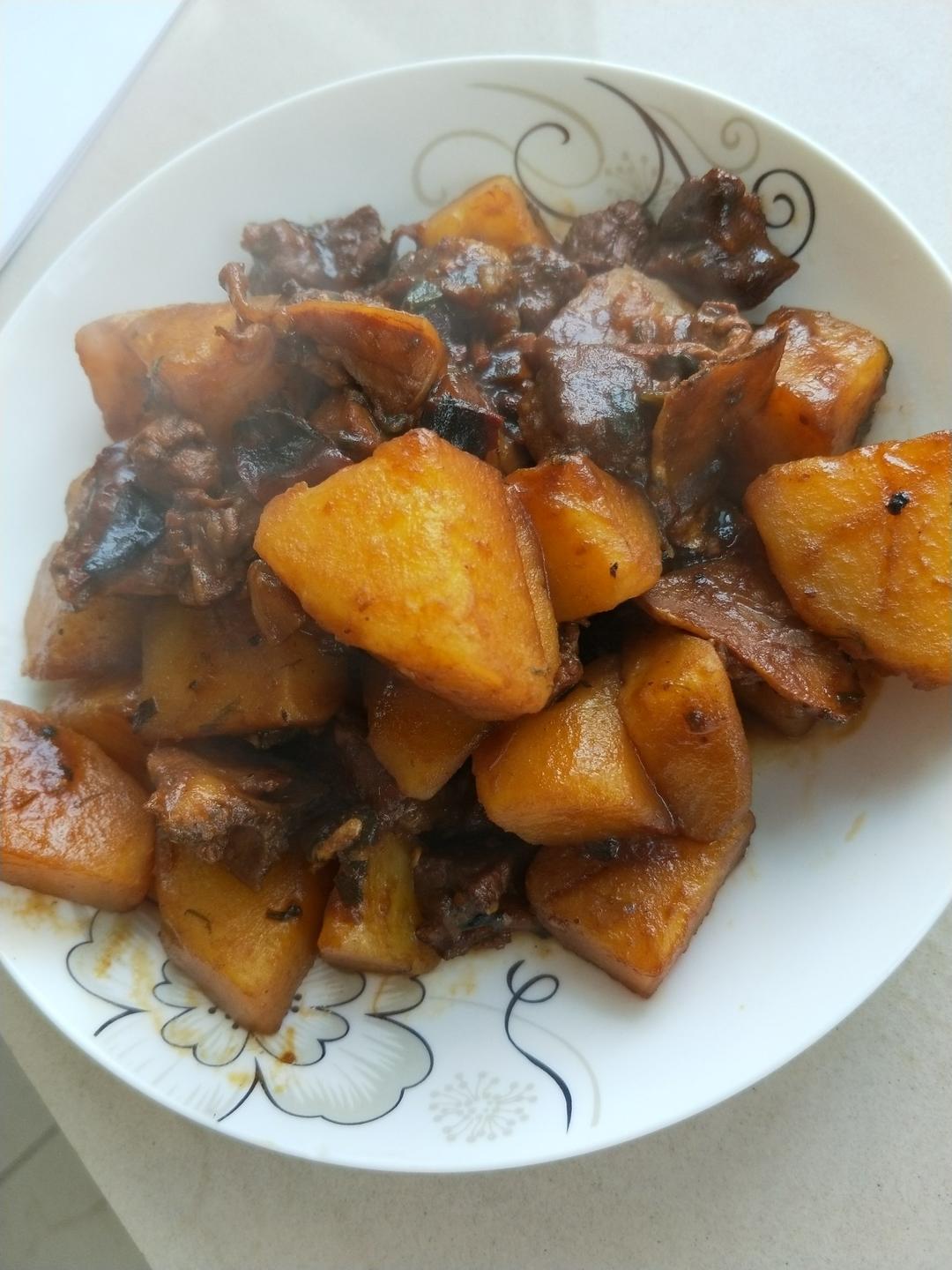 土豆炖牛肉