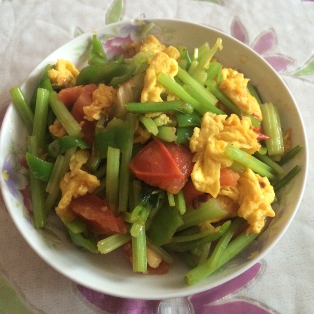 芹菜炒鸡蛋