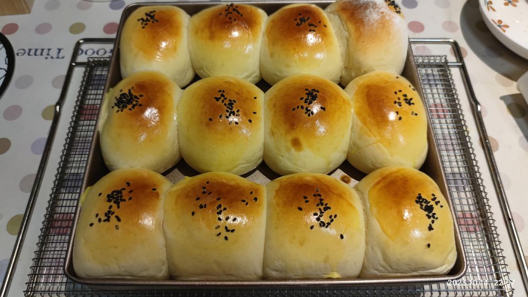 超软的酸奶小餐包