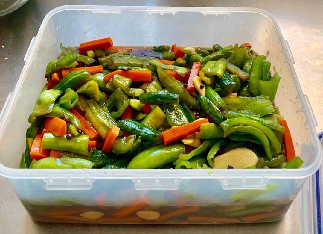 黄瓜辣椒咸菜