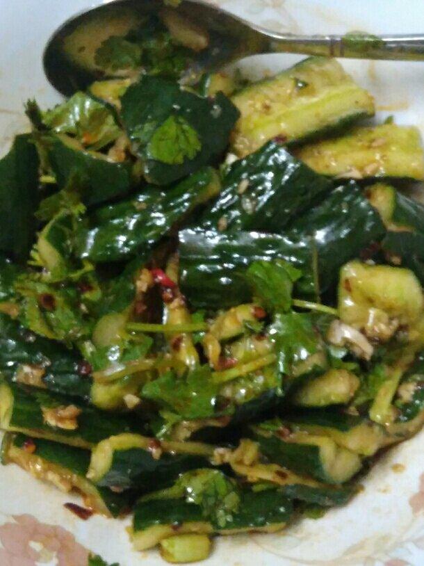 赞不绝口拍黄瓜🥒