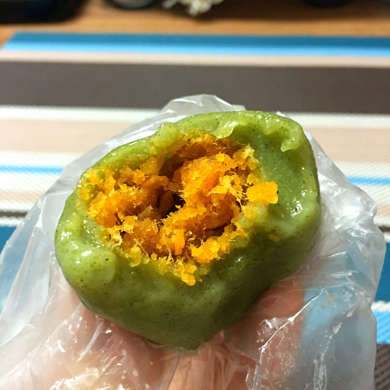 新晋网红【杏花楼 咸蛋黄肉松青团】