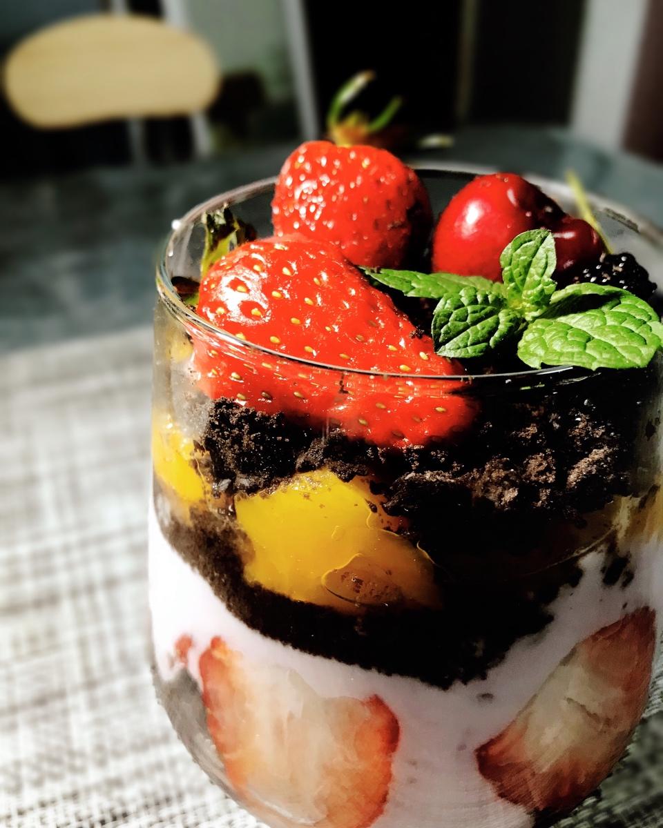 奥利奥酸奶水果杯