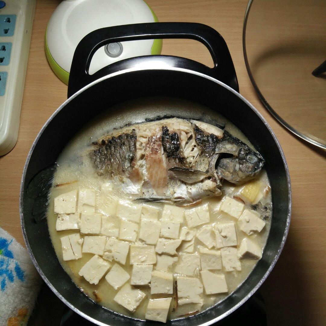 奶白鲫鱼汤的秘诀！