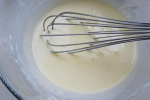 最好吃的戚风——奶油奶酪戚风的做法 步骤4