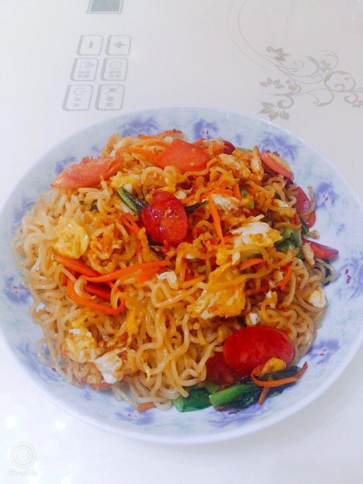 路边摊风味炒方便面