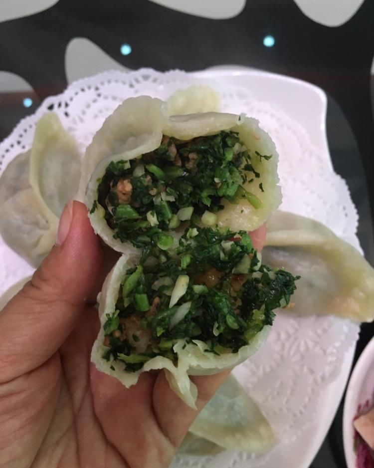 妈妈味道的萝卜缨烫面包子