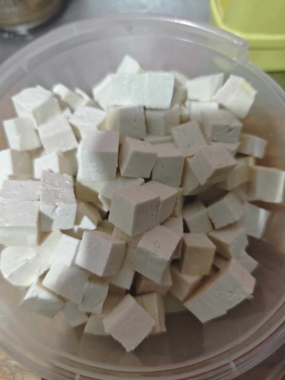咸蛋黄鲜虾豆腐