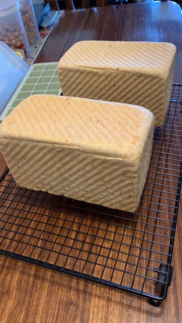 高纤低脂的全麦核桃吐司