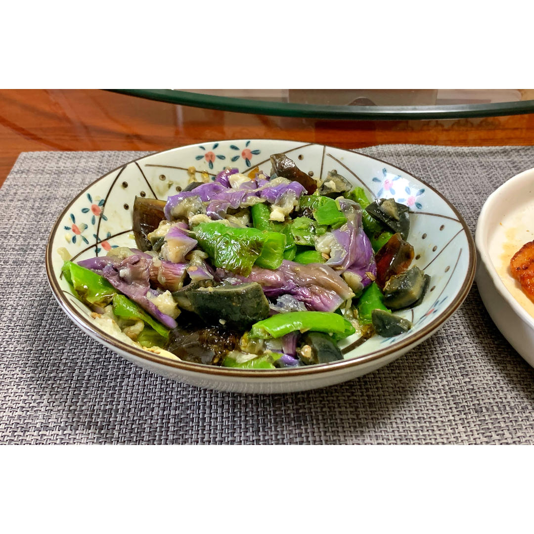 辣椒皮蛋擂茄子