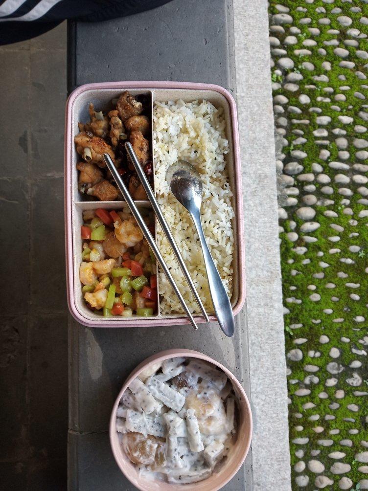 三色炒虾仁