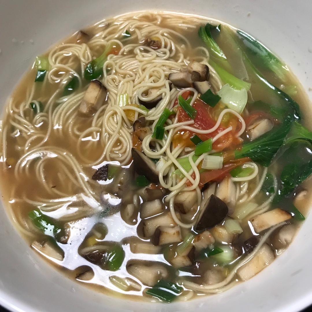 【菌汤面条 看得见的香菇 尝得到的鲜美 这才是真
