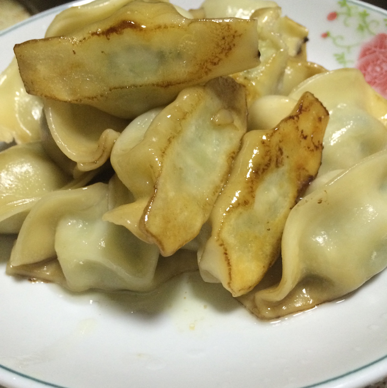 速冻水饺吃腻了吗~变锅贴吧(๑´ڡ`๑)