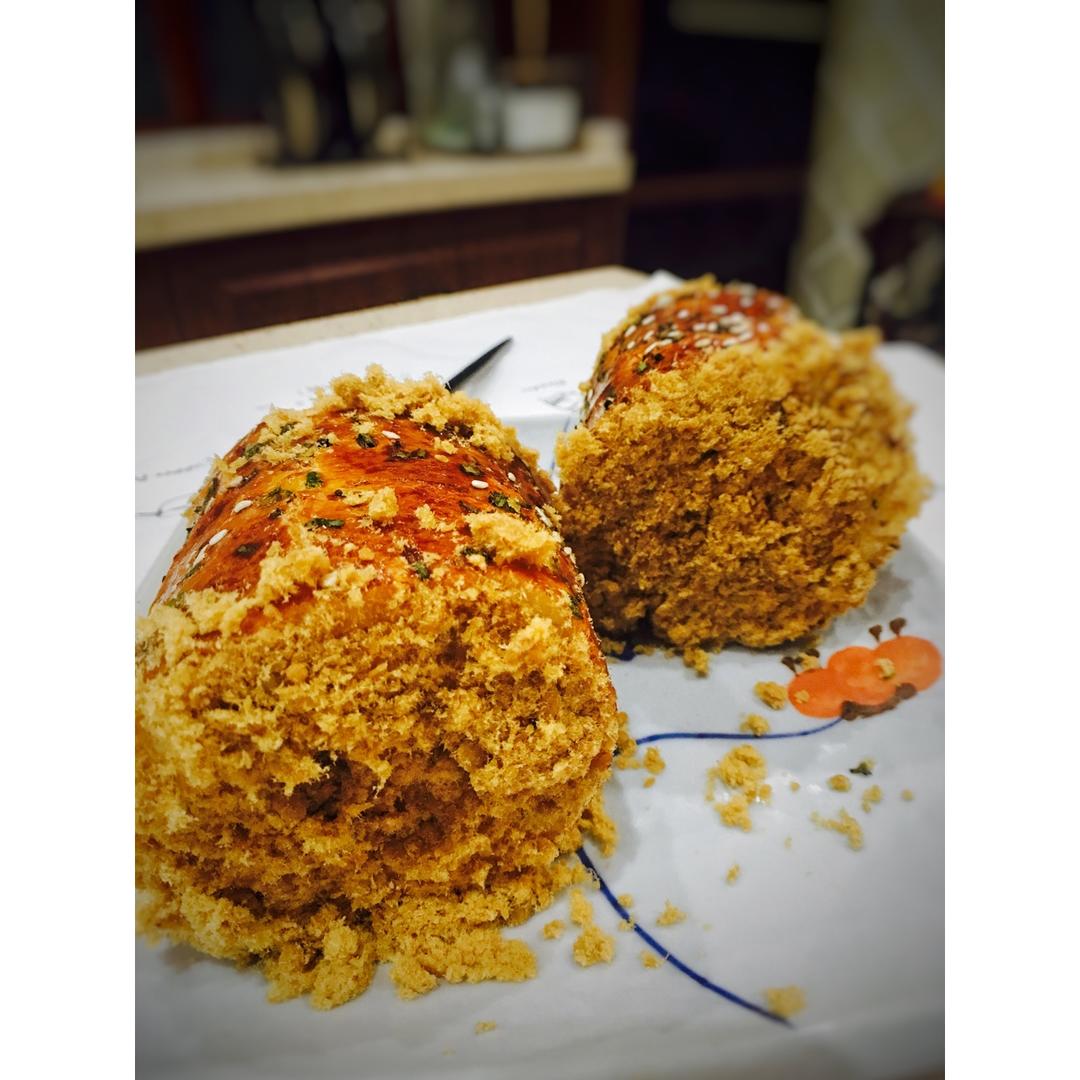 波兰种香葱肉松面包卷