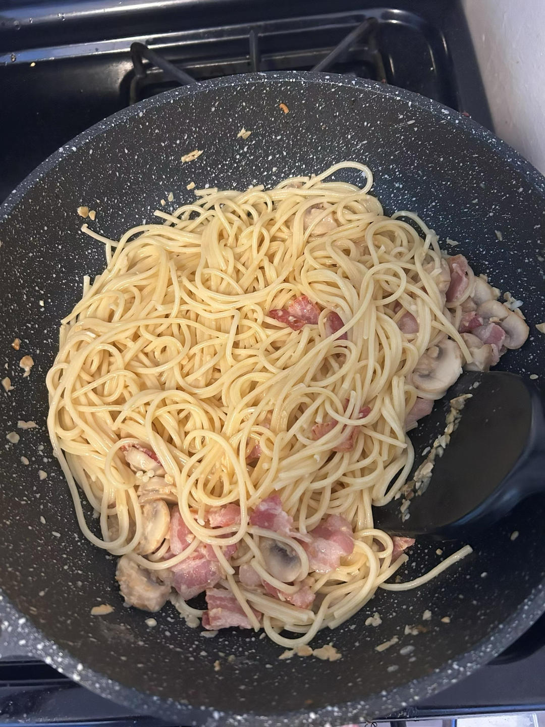 奶油蘑菇培根意大利面