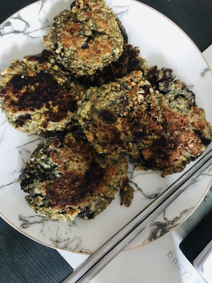 万能的花生酱燕麦饼干