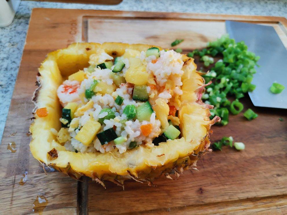 虾仁菠萝炒饭