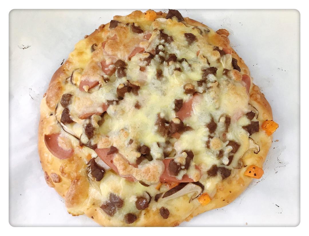 含宣软饼皮做法、自己在家也能做出馅料十足、超拉丝的美味诱人披萨