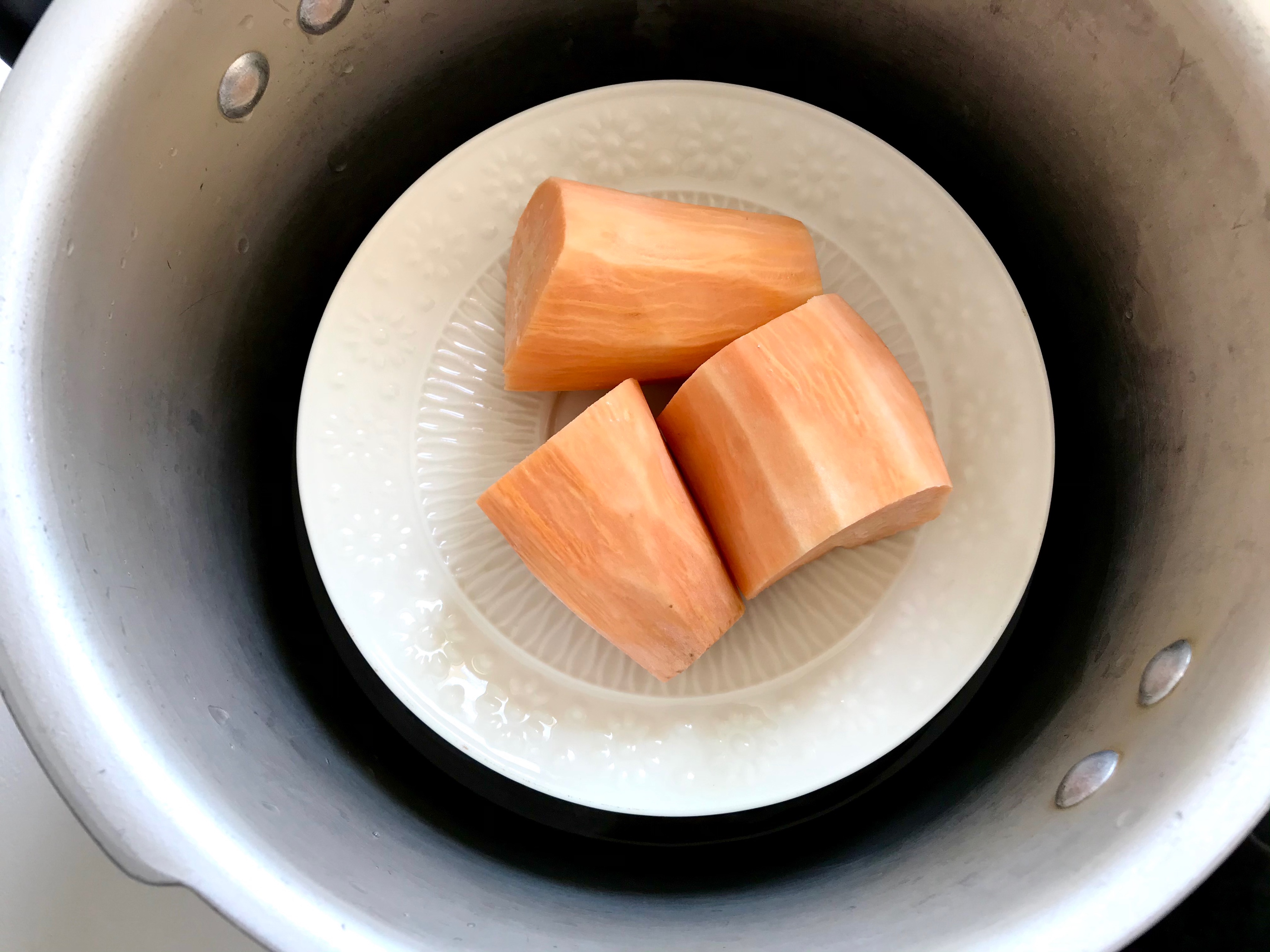 轻食低卡丨红薯蘑菇浓汤的做法 步骤2