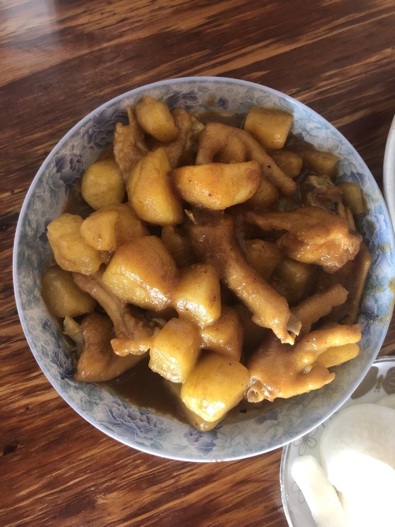 土豆焖鸡（简单可口版）