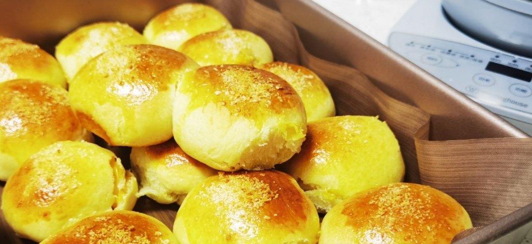 椰蓉淡奶油面包