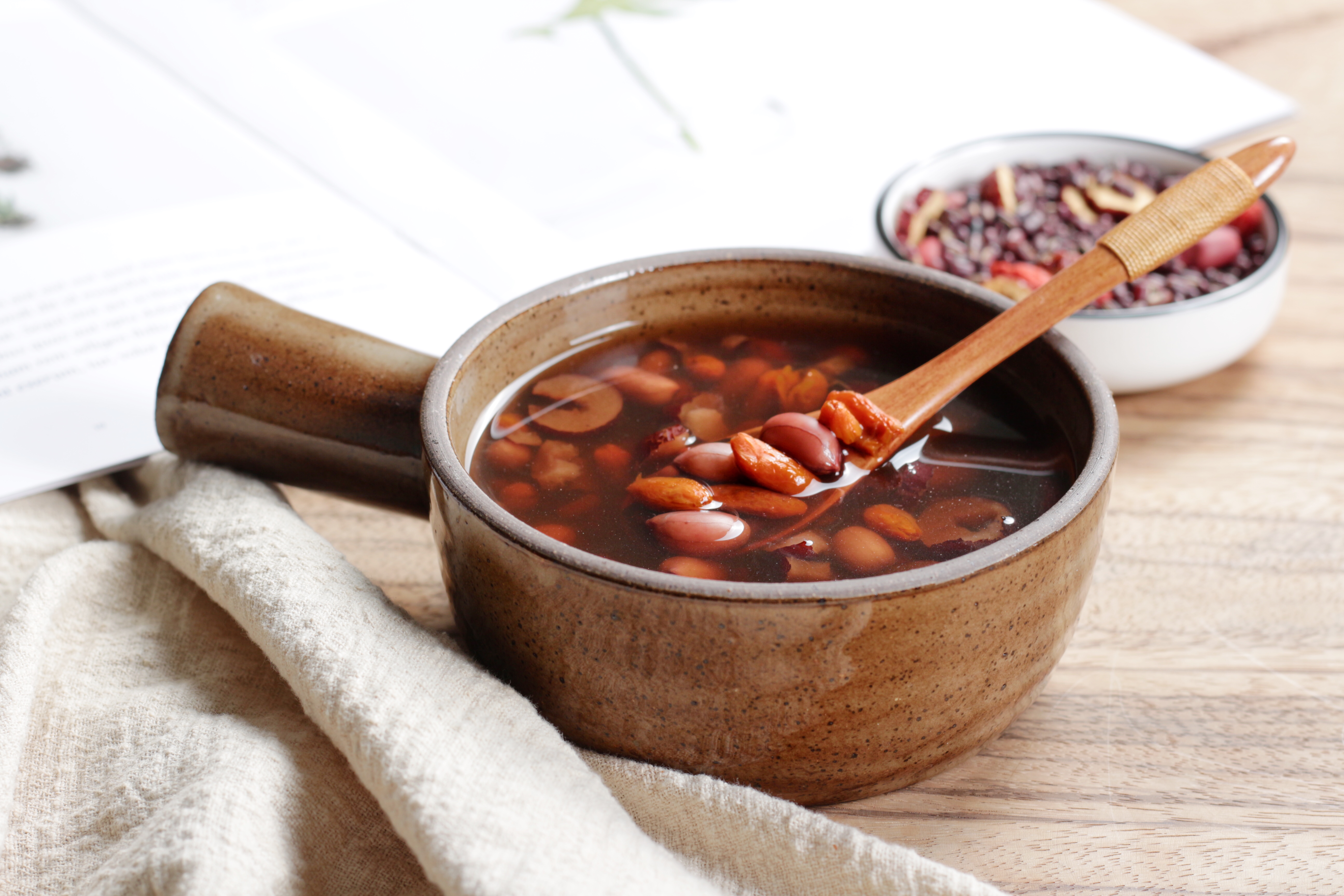 这四碗“养冬汤”，对抗冷空气，温养脾胃素颜美，让你暖暖过一冬的做法