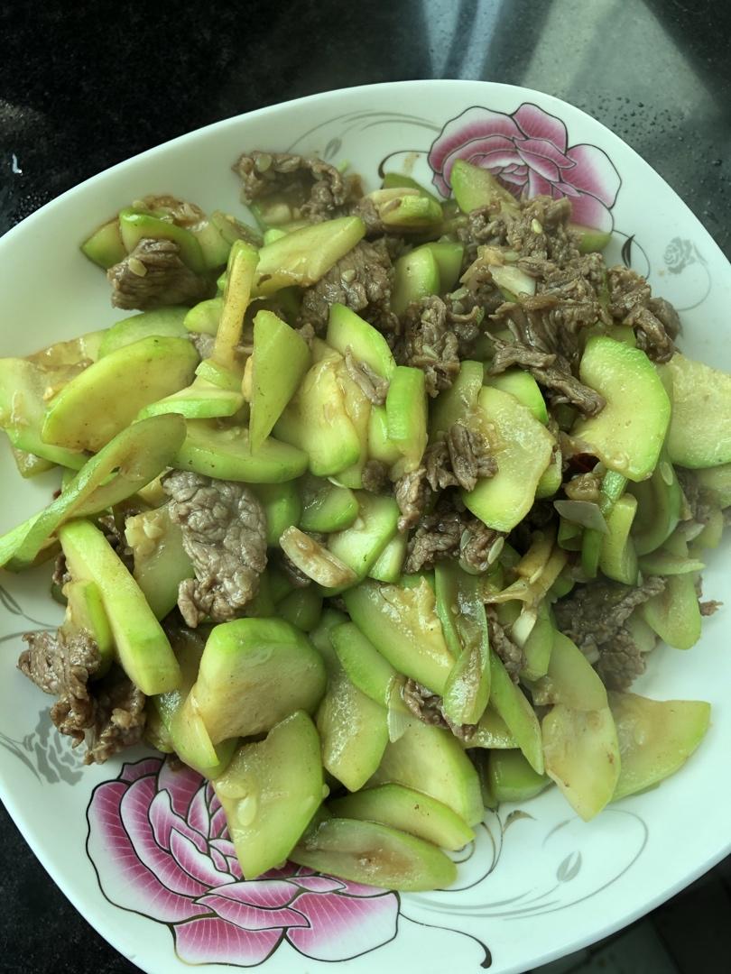 西葫芦炒肉